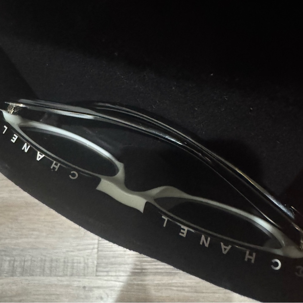 Chanel Butterfly CC Logo White and Black Sunglasses CH5414 - Picture 10 of 16